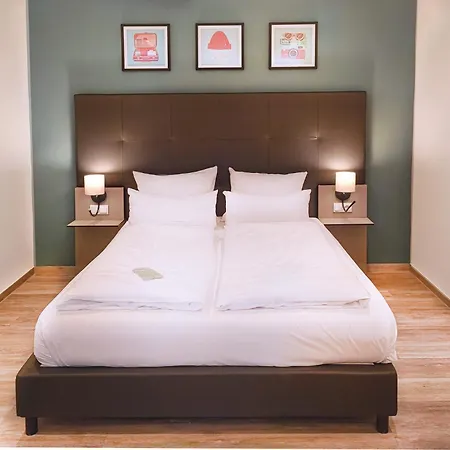 Garner Stuhr - A1 By Ihg Hotel