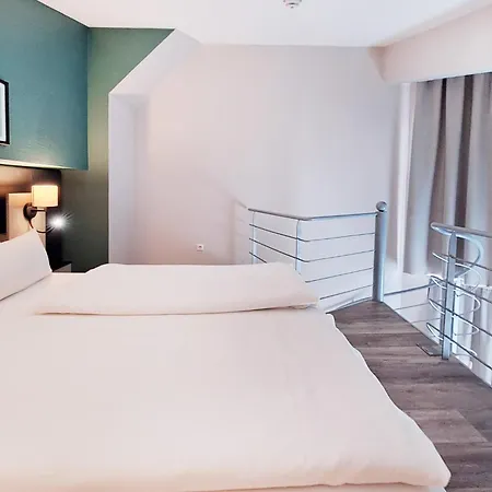 Garner Stuhr - A1 By Ihg Hotel