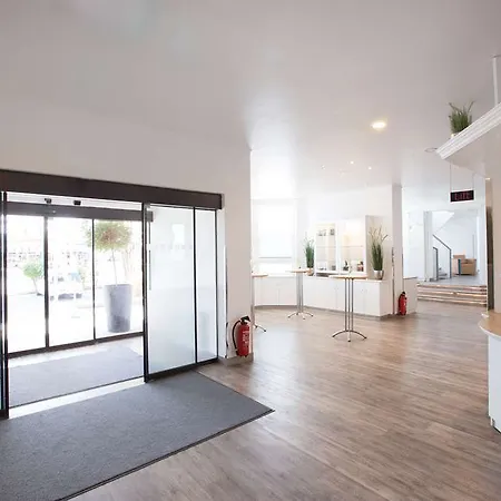 Garner Stuhr - A1 By Ihg 酒店 4*