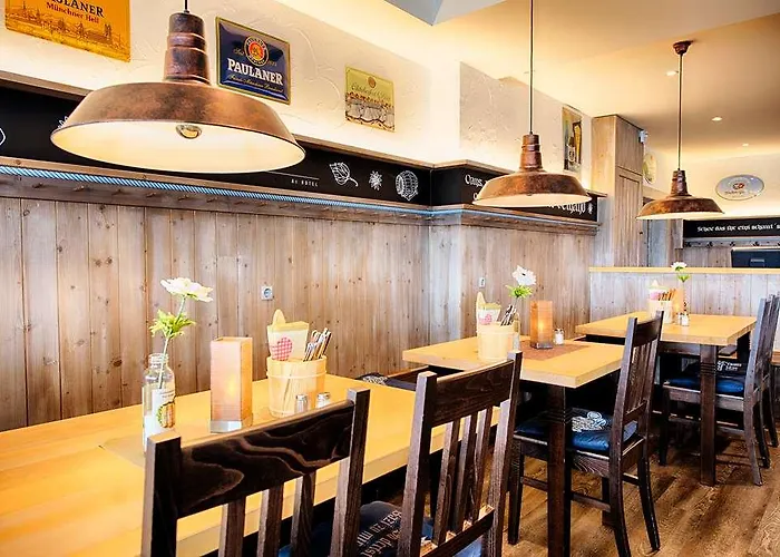 Garner Stuhr - A1 By Ihg Otel 4*