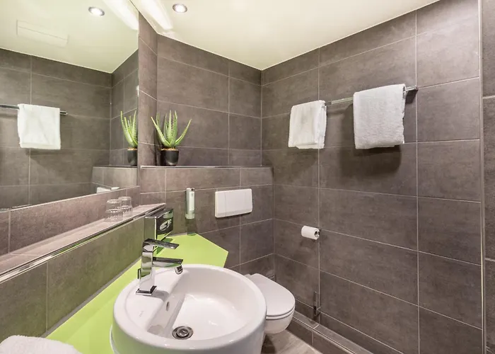 酒店 Garner Stuhr - A1 By Ihg 4*